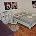 Apartment Tila *
