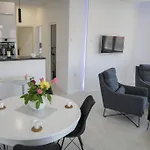 Tila Apartment *