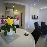 Tila Apartment *