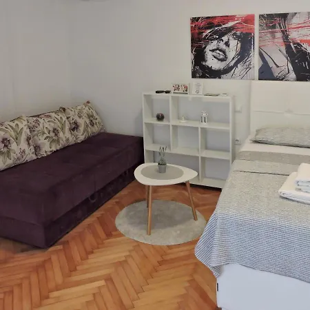Tila Apartment *